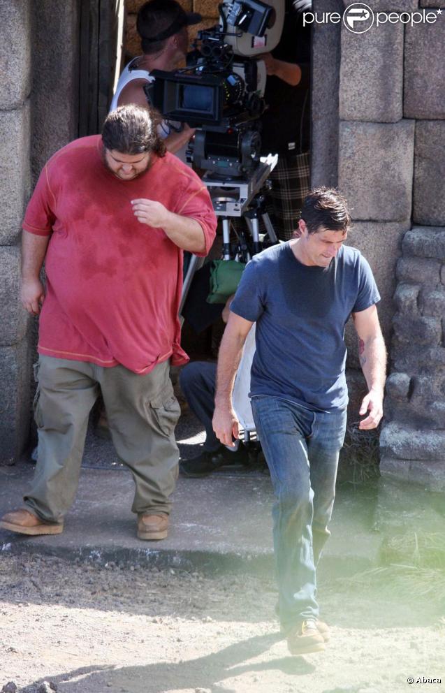 Matthew Fox et Jorge Garcia sur le tournage de Lost à Hawaï le 20 octobre 2009