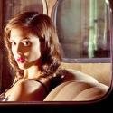 Regardez la belle Jessica Alba nue et malmenée... face au redoutable Casey Affleck !