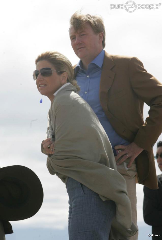 Maxima, Willem-Alexander et Margrethe II des Pays-Bas sont en visite d'Etat au Mexique : le 6 novembre 2009, ils ont gravi les pyramides de Teotihuacan !