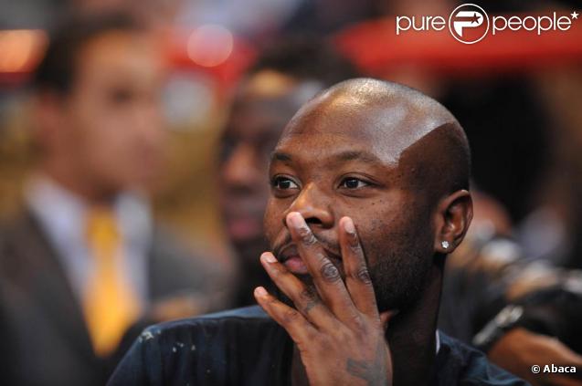 William Gallas en pleine réflexion, lors du premier jour du tournoi BNP Paribas de Bercy, au Palais Omnisport de Paris Bercy, le 9 novembre 2009.
