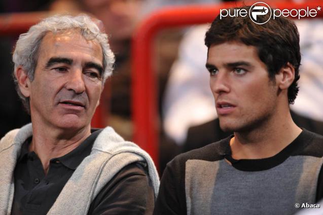 Raymond Domenech et Yoann Gourcuff, lors du premier jour du tournoi BNP Paribas de Bercy, au Palais Omnisport de Paris Bercy, le 9 novembre 2009.