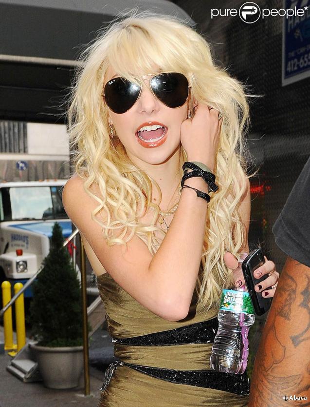 Taylor Momsen alias Little J dans  Gossip Girl  