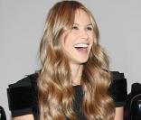 Elle Macpherson lors du lancement de sa ligne de lingerie à Berlin le 12/11/09