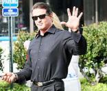 Exclusif : Sylvester Stallone fait ses courses dans un magasin de sport. Novembre 2009.