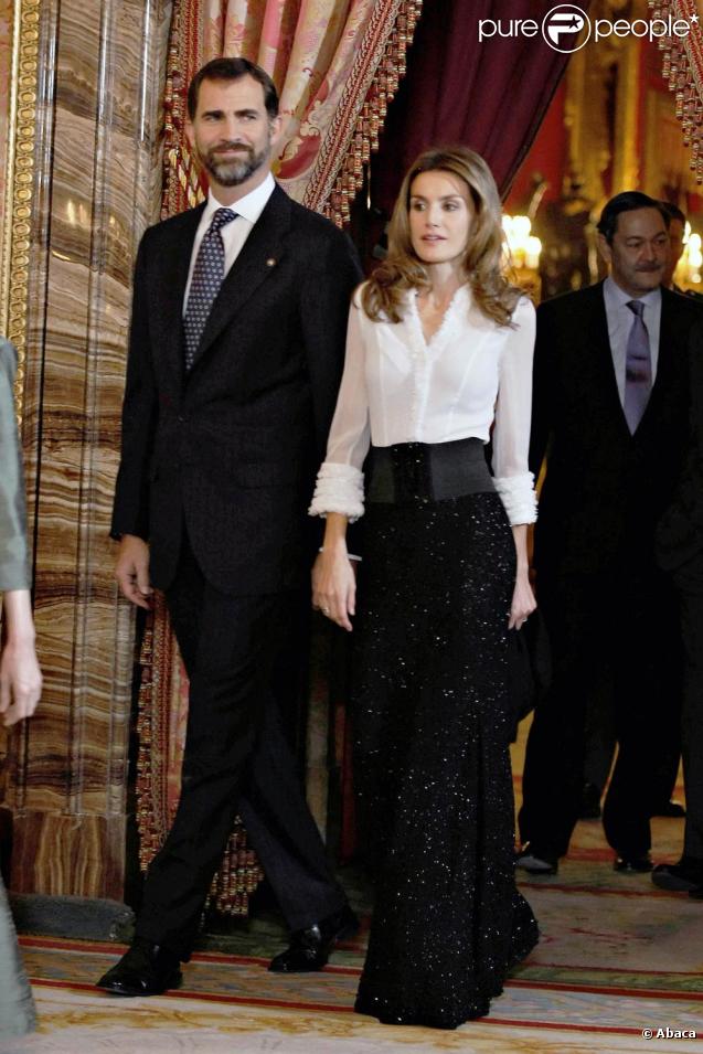 Letizia d'Espagne au Palais Royal pour la visite officielle du président Hongrois avec son Prince Felipe 