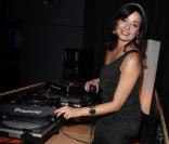 Cristina Marocco, aux platines, pour la soirée Girly Star qui se déroulait à l'hôtel Kube, ce mercredi 18 novembre, réussira-t-elle à mettre le feu au dancefloor ?