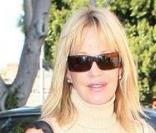 Melanie Griffith faisant du shopping à Beverly Hills, le 19 novembre 2009
