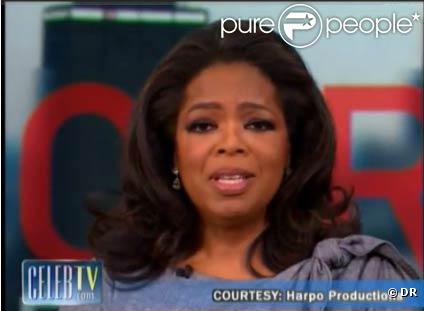 Oprah Winfrey, émue, lorsqu'elle annonce qu'elle arrêtera son émission en 2011