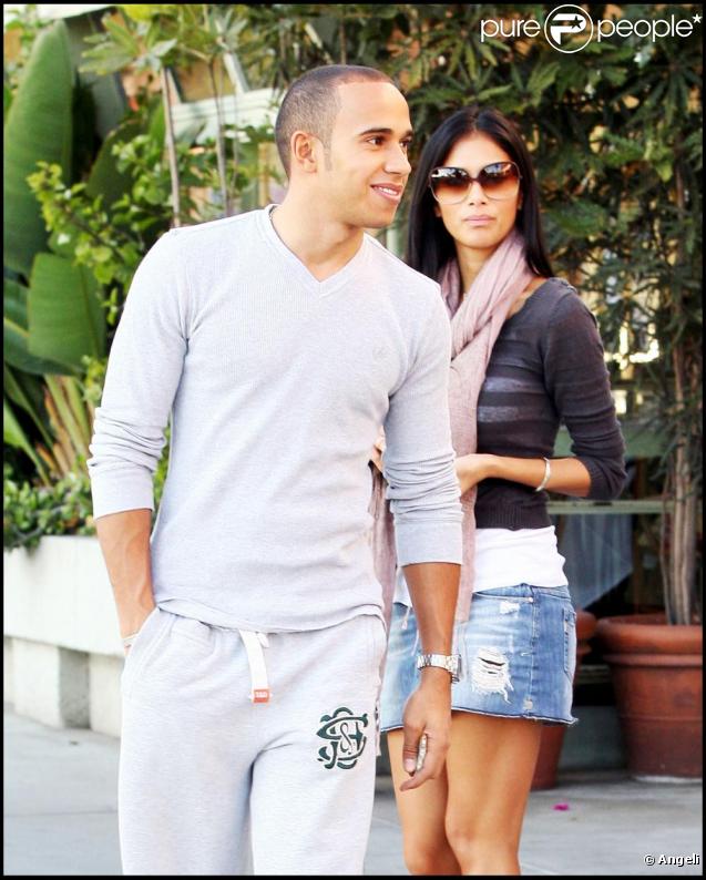 Le champion de F1 Lewis Hamilton et sa chérie Nicole Scherzinger des Pussycat Dolls ont déjeuné au restaurant Ivy Shore à Santa Monica ld 15 novembre 2009