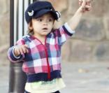 Camila Alves, une maman irréprochable et toujours souriante, en compagnie de son petit Levi, carrément craquant.
