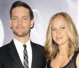 Tobey Maguire et Jennifer Meyer, à l'occasion de l'avant-première de  Brothers , de Jim Sheridan, qui s'est tenue au SVA Theatre de New York, le 22 novembre 2009.