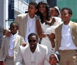 P. Diddy, Kim Porter et sa famille lors de l'inauguration de son étoile à Hollywood, le 3 mai 2008 ! 