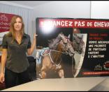 Mathilde Seigner était au Salon Gabriel ce mardi 24 novembre, pour défendre la cause du cheval et lutter contre sa commercialisation en tant que marchandise alimentaire. Une opération soutenue par l'association Brigitte Bardot.