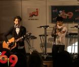 Les Jonas Brothers en live sur le plateau du  6/9  d'NRJ interprètent  Lovebug .