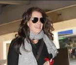 Brooke Shields arrive à l'aéroport de LAX à Los Angeles après un passage à New York le 1er décembre 2009