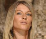 Gisèle Bündchen version cheveux lissés à l'extrême, on adore ! 