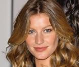 Gisèle Bündchen avec ses cheveux naturels  