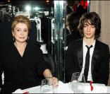 Catherine Deneuve et son petit-fils Igor, enfant de Christian Vadim