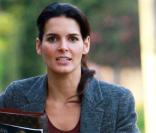 Angie Harmon sur le tournage de Chuck (1er décembre 2009)