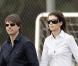 Tom Cruise et Katie Holmes sont tellement ressemblants qu'ils en deviennent presque... flippants ! Ils marchent ensemble, rient ensemble, et s'habillent dans les mêmes tons. Un couple très... robotique !