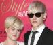 Kelly Osbourne et Luke Worral sont complémentaires comme... les oeufs et le bacon ! Cheveux blonds platines, lunettes Rayban Wayfarer, t-shirts vintage et borsalino... parfois on a même du mal à les différencier !
