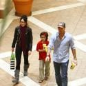 Megan Fox : Avec son chéri Brian et son fils... la bombe est une maman comme les autres !