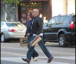 Bruce Willis et son pote font du shopping à Los Angeles
