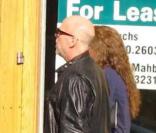 Bruce Willis et son pote font du shopping à Los Angeles