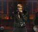 Rihanna dans  Saturday Night Live  interprétant  Hard,  featuring Young Jeezy 
