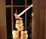 L'oeuvre de Lous-Marie de Castelbajac lors de la vente aux enchère des Sapins de créateurs qui se tient à la Cité de l'architecture le 8 décembre 2009 à Paris