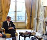 Carla Bruni-Sarkozy et le Président recoivent la famille Bétancourt 