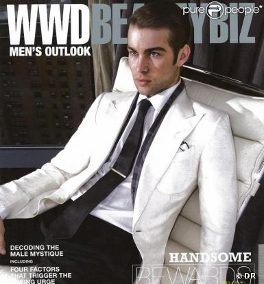 Chace Crawford, en couverture du tabloïd  WWD , dans son édition du 11 décembre.