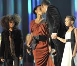 Will Smith, sa femme Jada Pinkett, leur fils Jaden et leur fille Willow, ont insufflé humour, émotion, tendresse et... show attitude au concert pour le prix Nobel de la paix, le 11 décembre au Spektrum d\'Oslo