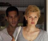 Sophie Monk et son petit ami le Dr. John Diaz sortent d'un magasin de clés à Beverly Hills le 27 novembre 2009