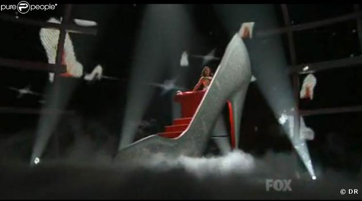 Jennifer Lopez chante Louboutins dans So You Think You Can Dance le 16 décembre 2009