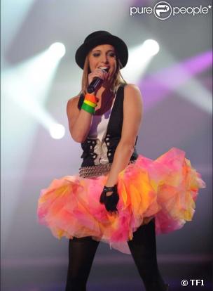 Malou sur le plateau de la Star Academy 8.