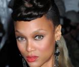 Tyra Banks porte son chignon devant, et alors ? New york, 4 mai 2009. 