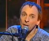 Vic Chesnutt interprète  Band Camp  à la télévision américaine, avril 2003.