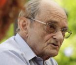 Sim est décédé le 6 septembre 2009 