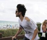 L'acteur et rockstar Jared Leto se promène en vélo sur South Beach le 30 décembre 2009