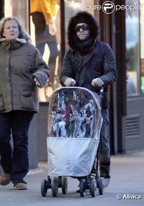 Pete Wentz et Bronx Mowgli à New York, le 4 janvier 2010