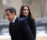 Carla et Nicolas Sarkozy lors des obsèques de Philippe Séguin le 11 janvier 2010.