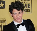 Nick Jonas est venu sans ses frères Kevin et Joe aux Critics' Choice Awards, à Los Angeles, le 15 janvier 2010 !
