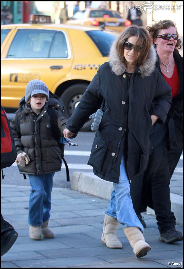 Sarah Jessica Parker emmène son fils James Wilkie à l'école le 26 janvier 2010 à New York