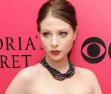 La jolie Michelle Trachtenberg sur tapis rouge...