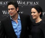 Benicio Del Toro et Emily Blunt à l'occasion de l'avant-première transalpine de  Wolfman , à Rome, en Italie, le 27 janvier 2010.