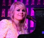 Coeur de Pirate à l'annonce des nominations des Victoires de la musique 2010, à paris, le 27 janvier 2010 !