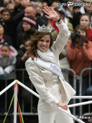 Katie Stam, Miss America 2009, a été demandée en mariage par son compagnon devant 600 personnes !