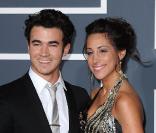 Kevin Jonas et sa femme Danielle lors des Grammy Awards le 31 janvier 2010