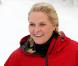 La princesse Mette-Marit de Norvège connaît les joies de la neige et a de bonnes notions de ski, qu'elle partage volontiers avec des réfugiés de son pays...